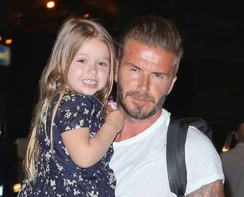 ベッカム家長女ハーパー・セブンちゃん、笑顔でイギリスへ帰国