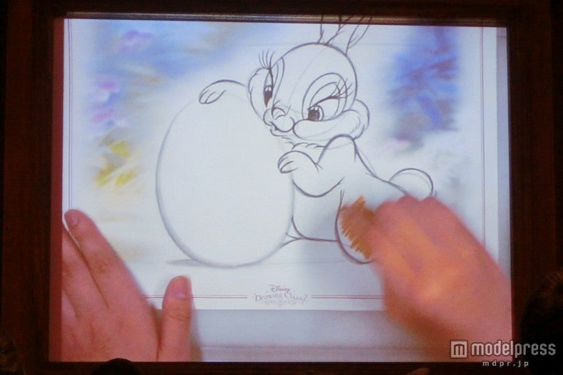 パステルを使い色づけ