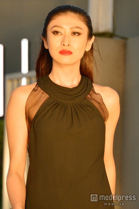 「a－nation＆GirlsAward lsland collection」に登場した山田優