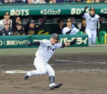 阪神 野手・西純が執念V撃「落ちろと思って走ってました」転向後聖地初安打 藤川監督思わずニッコリ
