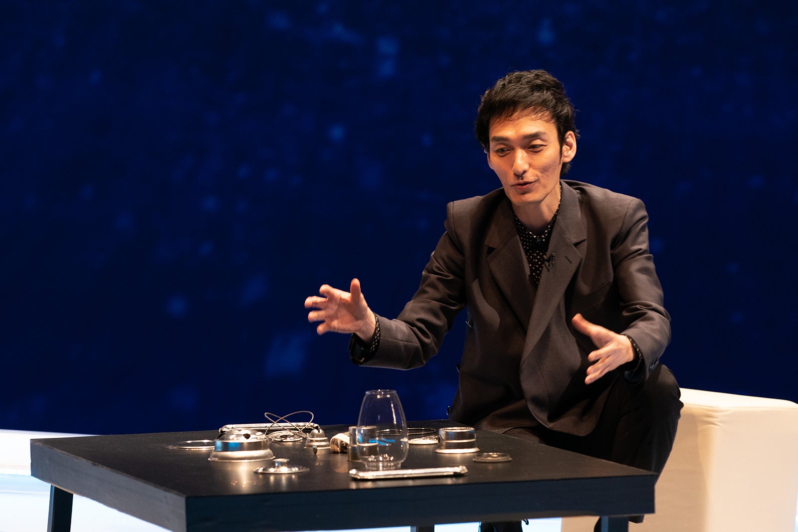 草なぎ剛（C）NHK