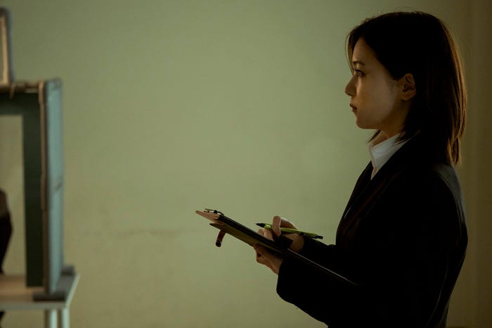 山口まゆ(C)2022「真夜中乙女戦争」製作委員会