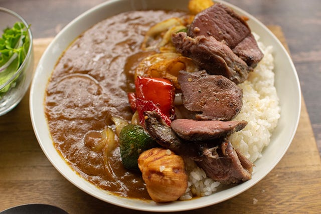 天然記念物を眺めながら食事ができる？和歌山でみつけた「道の駅」