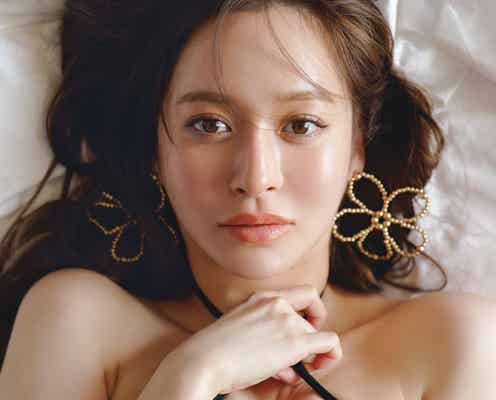 野崎萌香、黒ランジェリーで美バスト開放 1st写真集先行イメージショット公開