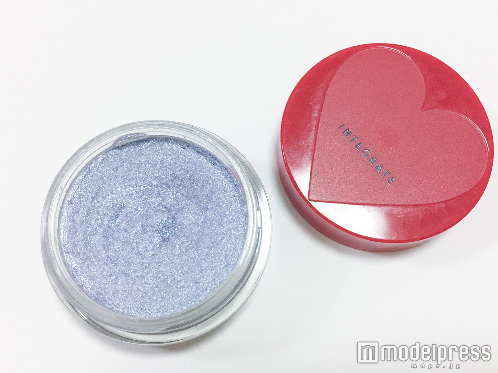 【INTEGRATE】「ウォーターバームアイシャドウ“BL275”」／写真：Cecil Inoue（C）モデルプレス