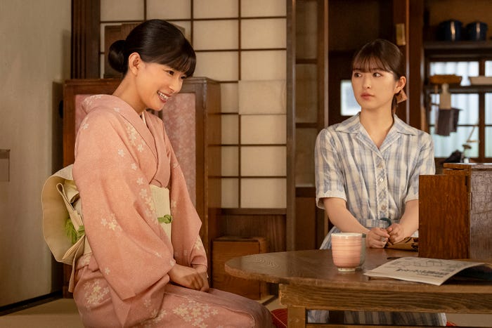 芳根京子、小川彩「波うららかに、めおと日和」第2話(C)フジテレビ