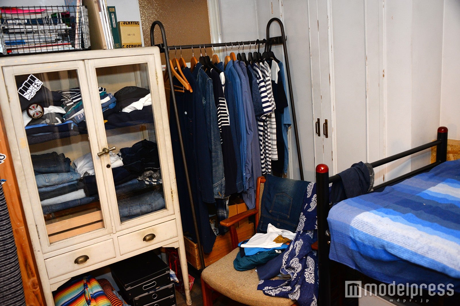 夏ドラマらしく、爽やかなテイストを入れるため、全体的にブルーが多いです。（C）モデルプレス