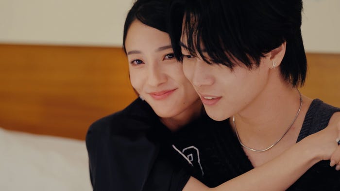 アオイ、あり「LOVE POWER KINGDOM〜恋愛強者選挙〜」(C)AbemaTV,Inc