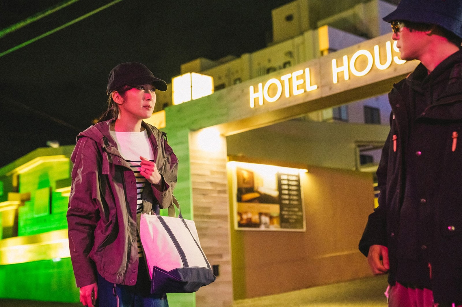 高梨臨、犬飼貴丈（C）セモトちか／MIXER／集英社（C）「サレタガワのブルー」製作委員会・MBS