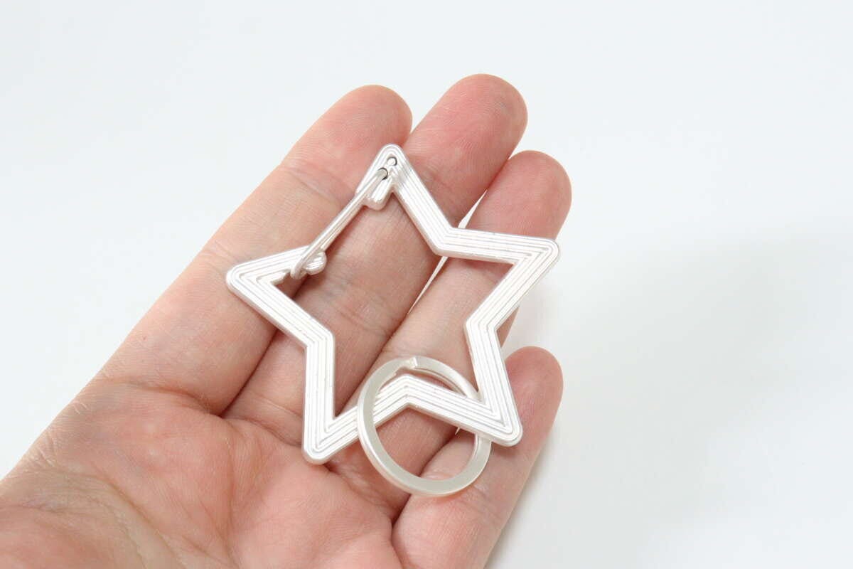 ダイソー Carabiner ダイソーのCarabinerのビジュアル