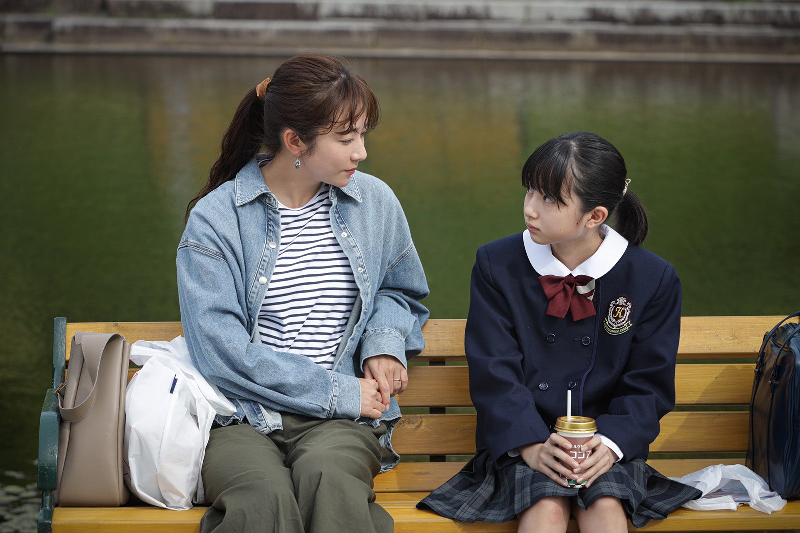 木村文乃、白山乃愛「スカイキャッスル」第3話より（C）テレビ朝日