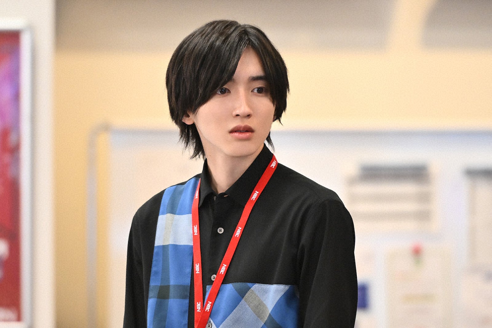 道枝駿佑　手鏡 新商品の口紅やブランドアンバサダー・道枝駿佑さんの写真が付い