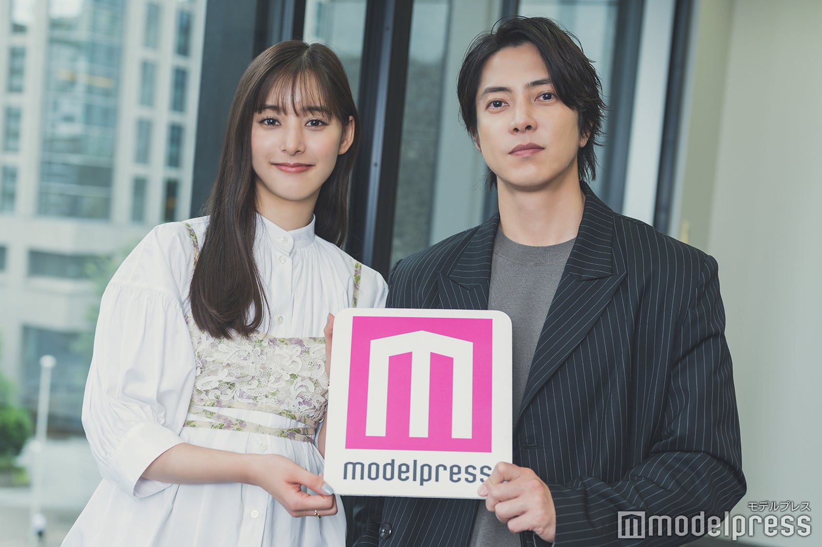 新木優子、山下智久（C）モデルプレス