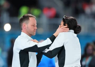 高木美帆 ヨハンコーチと号泣抱擁「悔しいとか申し訳ないとかそういう気持ちでは表現できない」ラスト1周で呆然「あぁそうかぁという感情」