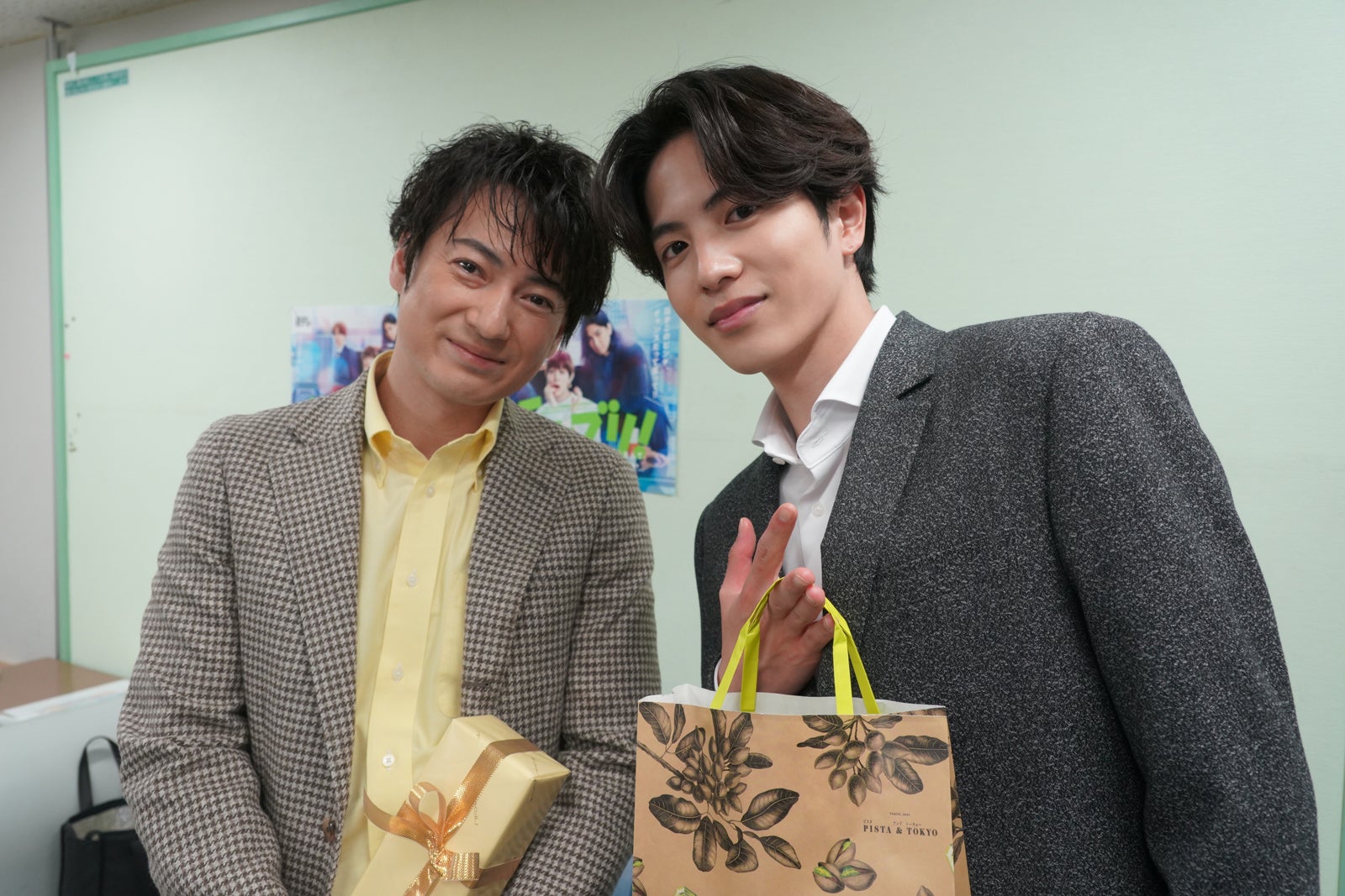 志尊淳＆忍成修吾バースデー「ムチャブリ！」現場でサプライズ祝福 帰ろうとするアクシデントも