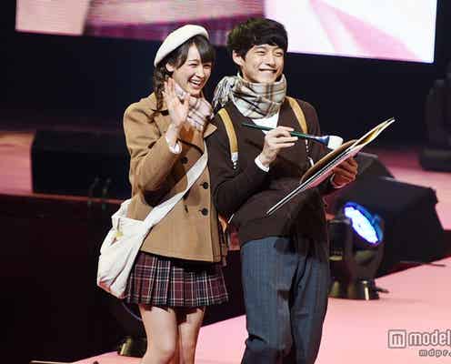 “塩顔男子”坂口健太郎×モデル・藤井サチ、制服姿で爽やか2ショット