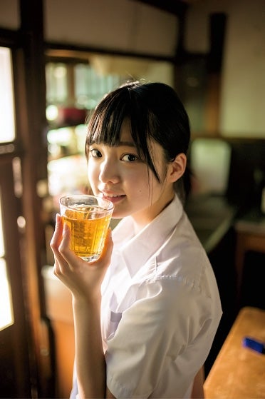 欅坂46平手友梨奈、あどけない可愛さで魅了 15歳の“夏休み”満喫