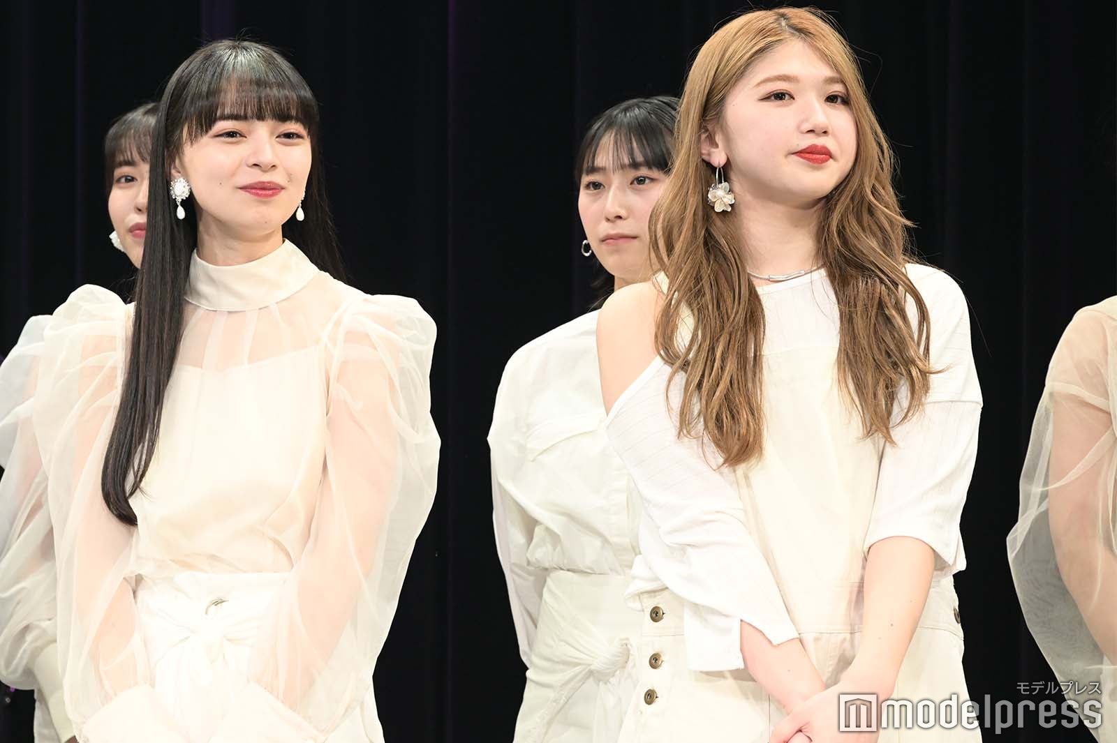 上國料萌衣、竹内朱莉（C）モデルプレス