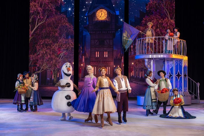 「ディズニー・オン・アイス “Magic in the Stars”」の様子(C)Disney, (C)Disney/Pixar