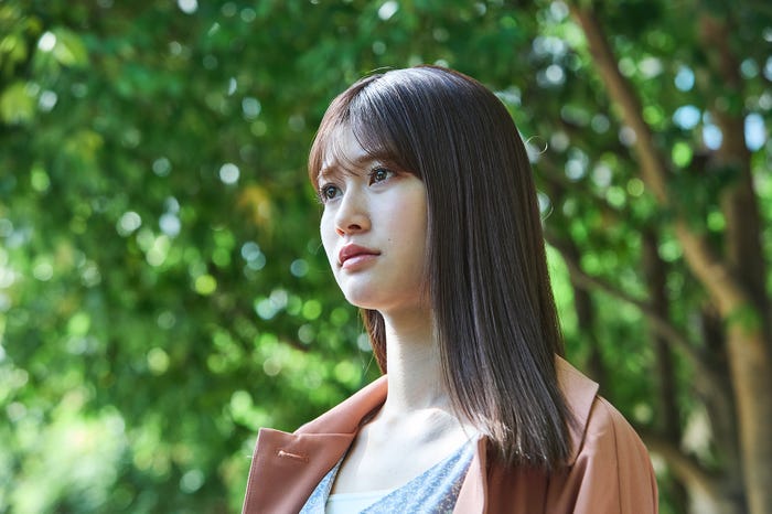 生見愛瑠「日曜の夜ぐらいは…」第6話より(C)ABCテレビ