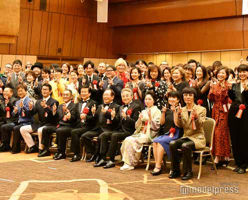 サンミュージック創立50周年式典、ベッキーら所属タレント160人が集結 感謝語る