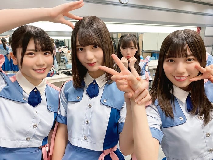 (前列左から)丹生明里、小坂菜緒、河田陽菜(後列)齊藤京子(撮影:潮紗理菜※2019年撮影)/提供写真