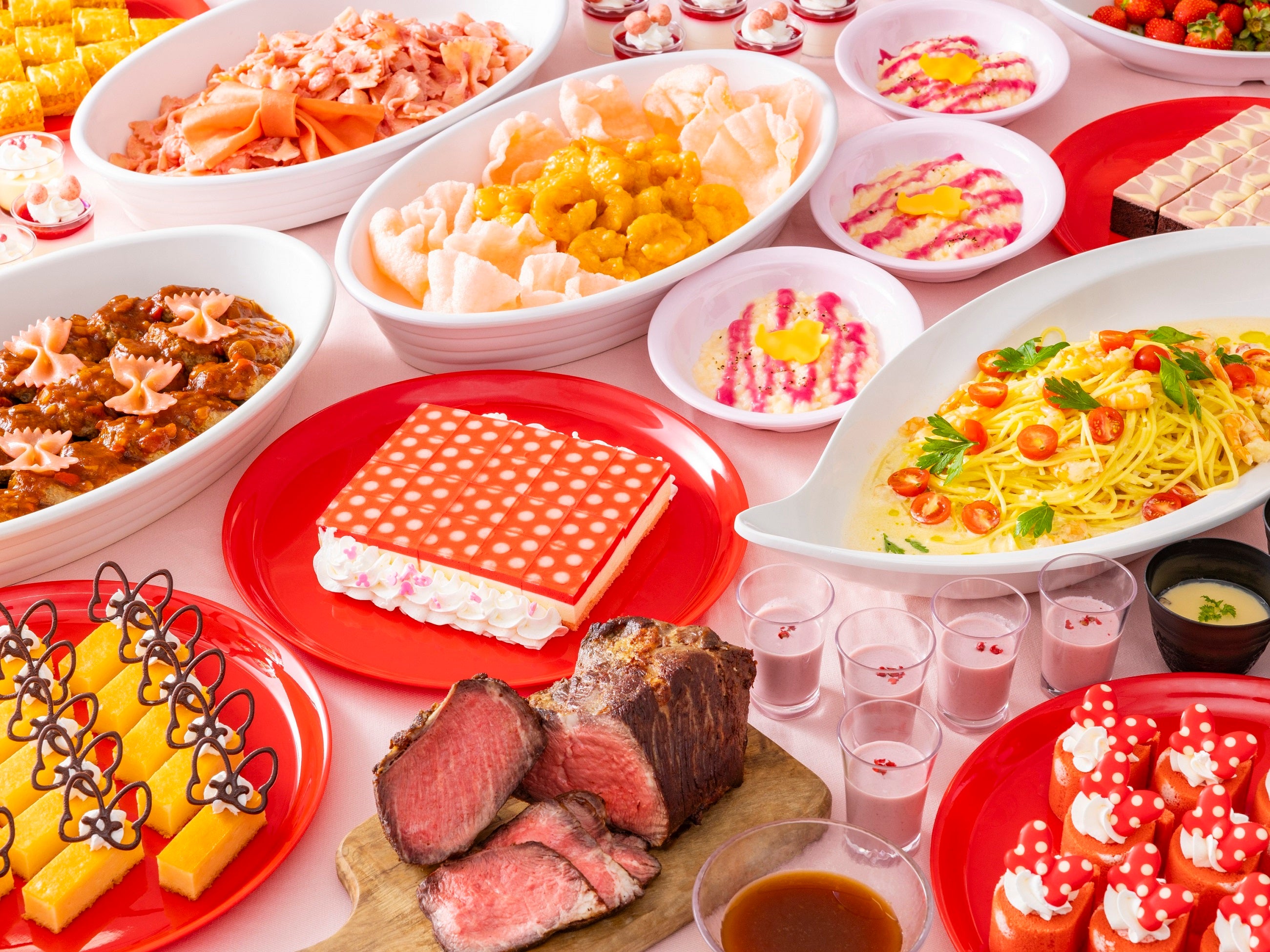 東京ディズニーランドスペシャルメニュー／クリスタルパレス・レストラン（C） Disney