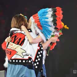 モデルプレス - 加藤ミリヤ、ファンに感謝のキス&号泣「10年間の愛と感謝をみんなに伝えたい」
