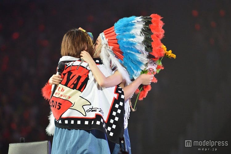 加藤ミリヤ ファンに感謝のキス 号泣 10年間の愛と感謝をみんなに伝えたい モデルプレス 加藤ミリヤ ファンに感謝のキス 号泣 10年間の愛と感謝をみんなに伝えたい モデルプレス