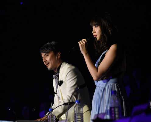 小嶋陽菜、審査員席から異例パフォーマンス<AKB48紅白対抗歌合戦>