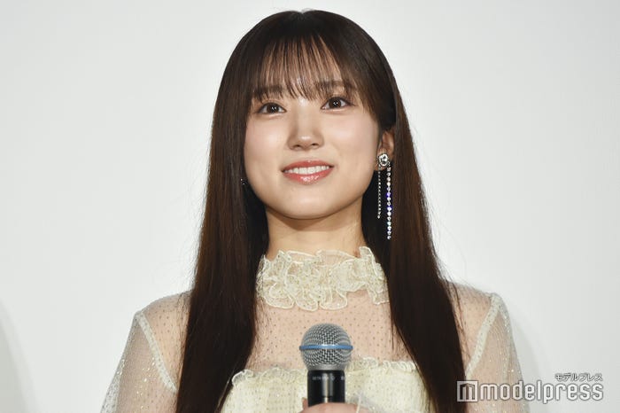 矢吹奈子(C)モデルプレス