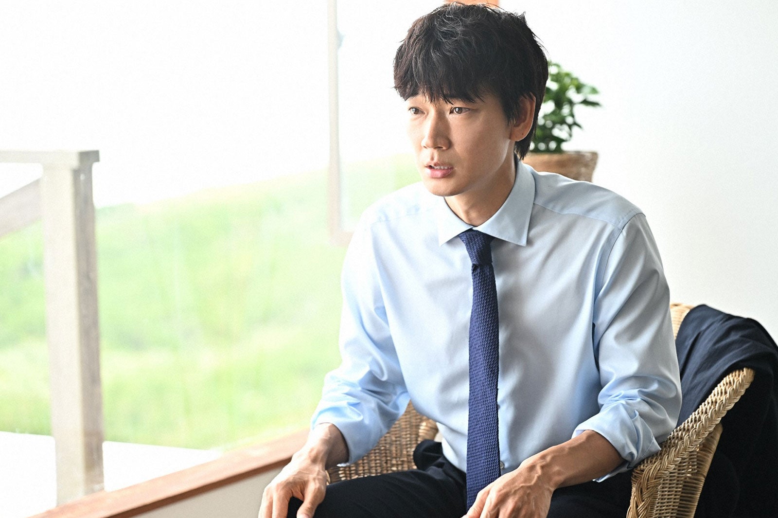 綾野剛／「オールドルーキー」第6話より（C）TBS