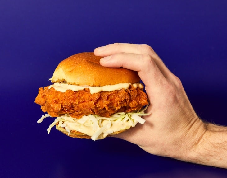 期間限定の日本限定バーガー「柚子胡椒チキン」／提供画像