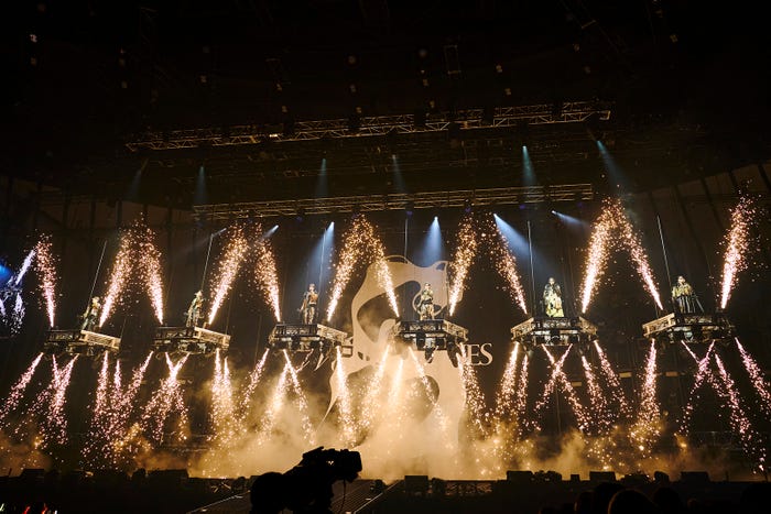 SixTONES(提供写真)