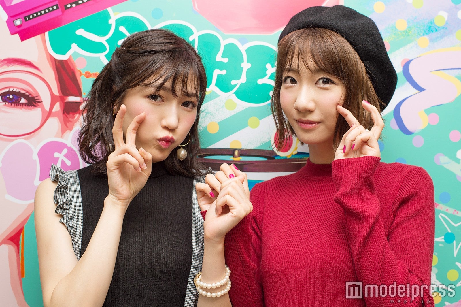 渡辺麻友＆柏木由紀 （C）モデルプレス