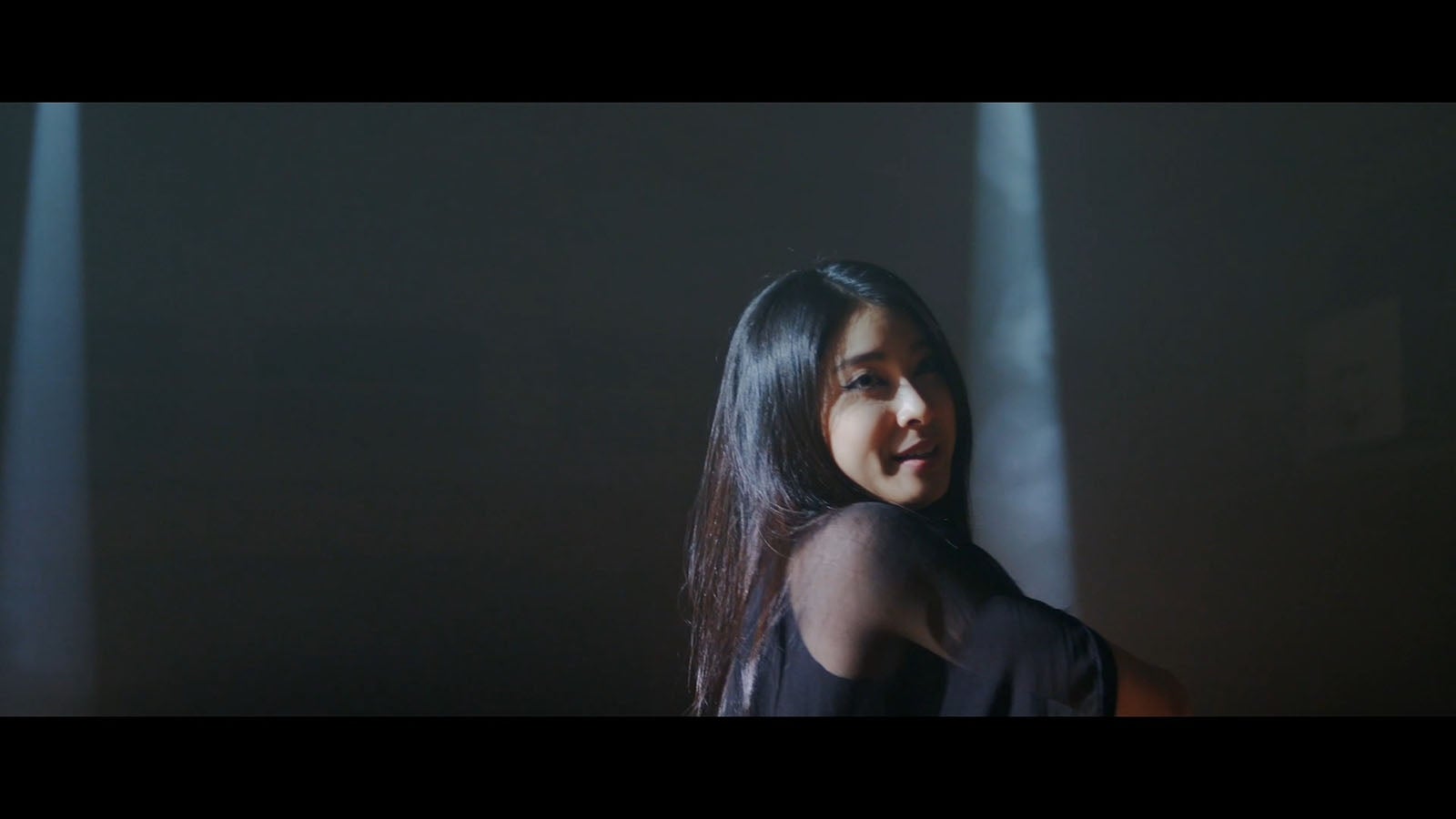 土屋太鳳出演の動画より（提供写真）