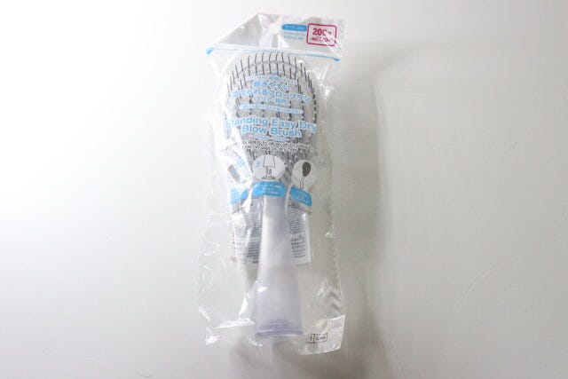 立てられる乾きやすいブローブラシ(クリア・楕円) 立てられる乾きやすいブローブラシ(クリア・楕円) ダイソー