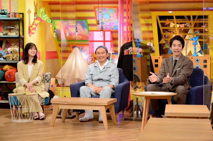 白石麻衣、かまいたち(山内健司、濱家隆一) (C)テレビ朝日