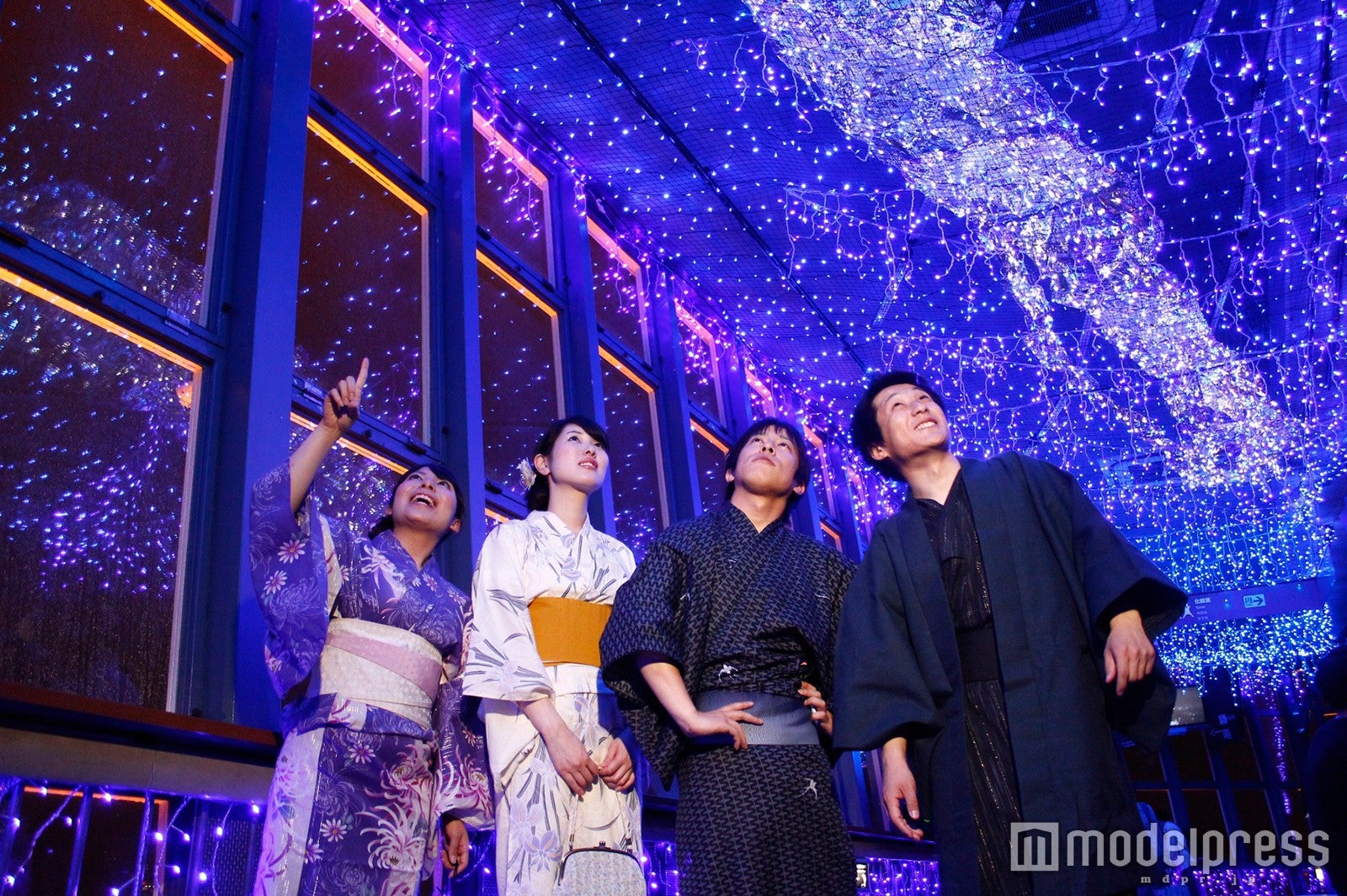 無数の星を「青色」、天の川を「白色」のLEDで表現／画像提供：東京タワー