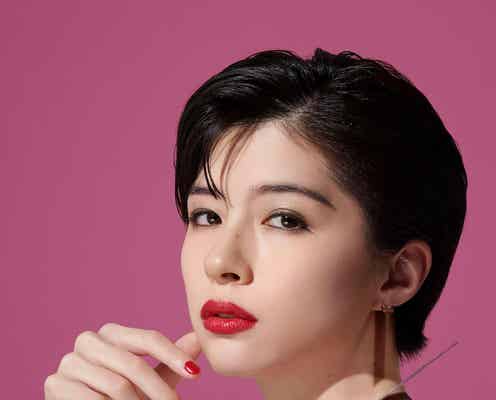 佐久間由衣、ジュエリーのみの装飾 素材そのものにフィーチャー