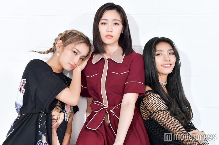 YURINO、鷲尾伶菜、SAYAKA(C)モデルプレス