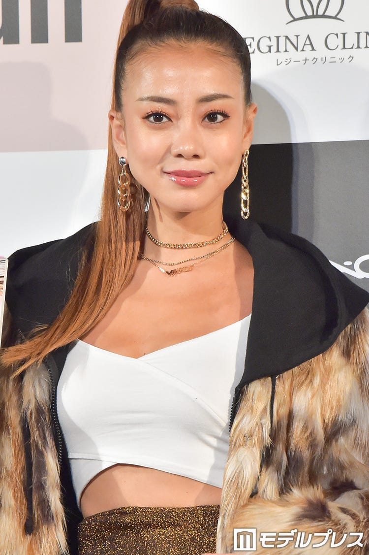 あびる優の 美くびれ にうっとり ボスメイクで強気セクシーに モデルプレス あびる優の 美くびれ にうっとり ボスメイクで強気セクシーに モデルプレス