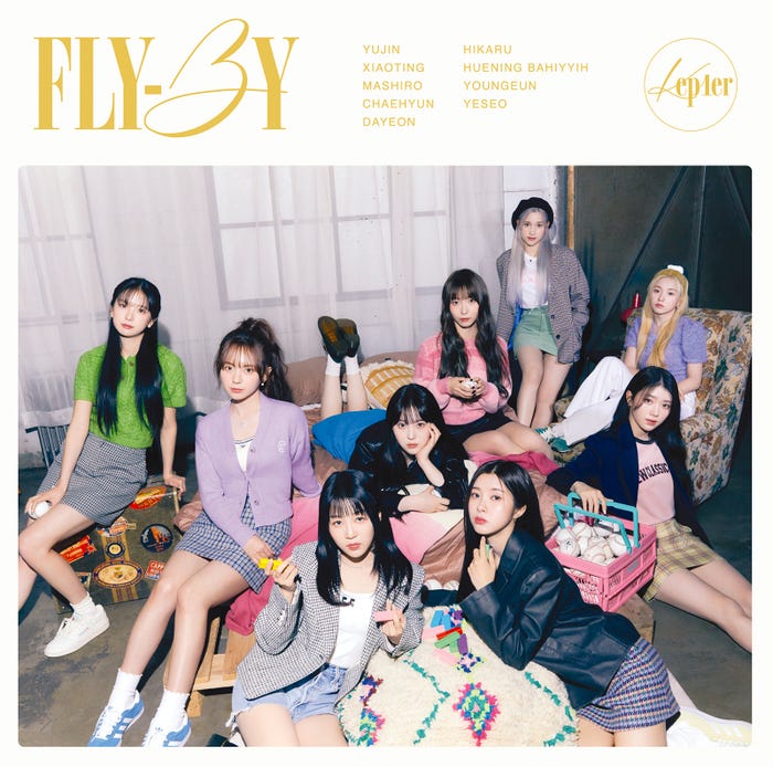 Kep1er<FLY-BY>通常盤ジャケット写真 (提供写真)