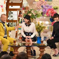 12月12日放送の「A-Studio」に出演した（左から）笑福亭鶴瓶、本田翼、山下リオ／（c）TBS【モデルプレス】