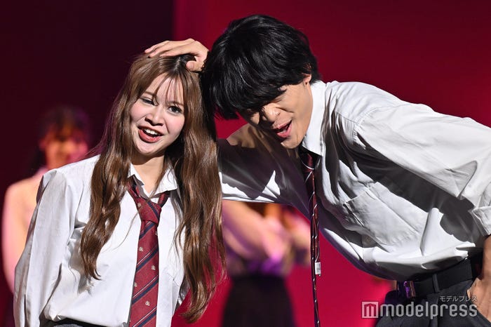 米澤りあ、黒木聖那(C)モデルプレス