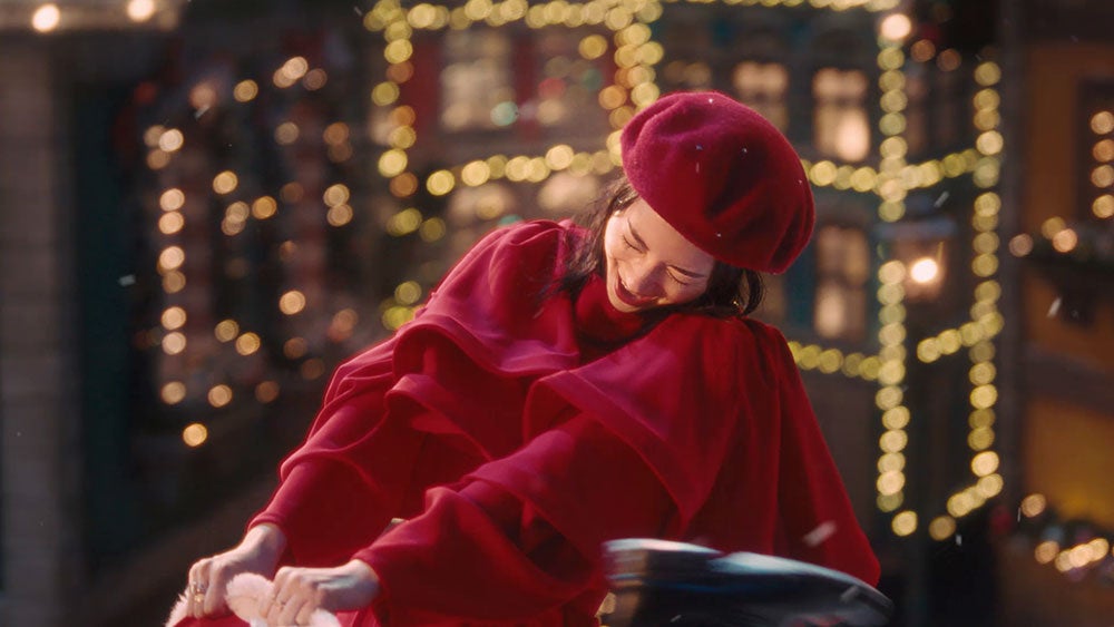 広瀬すず／新TVCM「マックカフェ『マックのいちごフラッペ』」篇（提供写真）