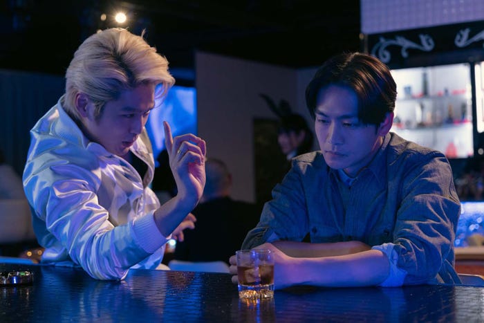 中川大輔、松下洸平「合理的にあり得ない~探偵・上水流涼子の解明~」第10話より(C)カンテレ