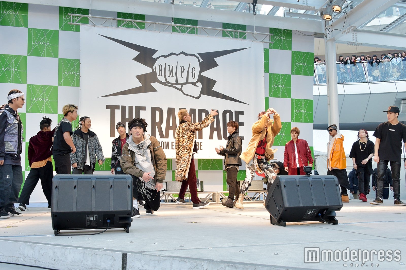 THE RAMPAGE「撮影のときは闘志バチバチ」“EXILE一族の源流”ダンス・エンタテインメントで魅せた個性