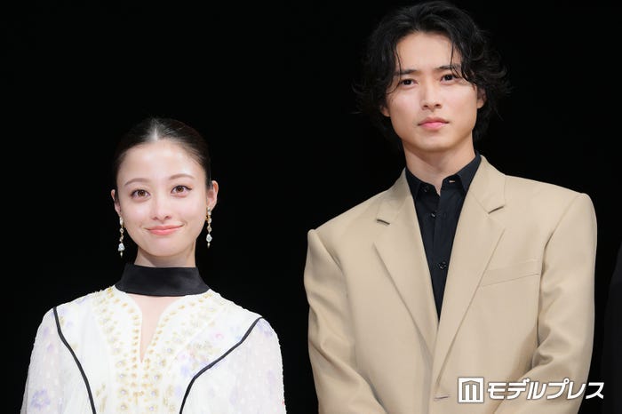 橋本環奈、山崎賢人(C)モデルプレス