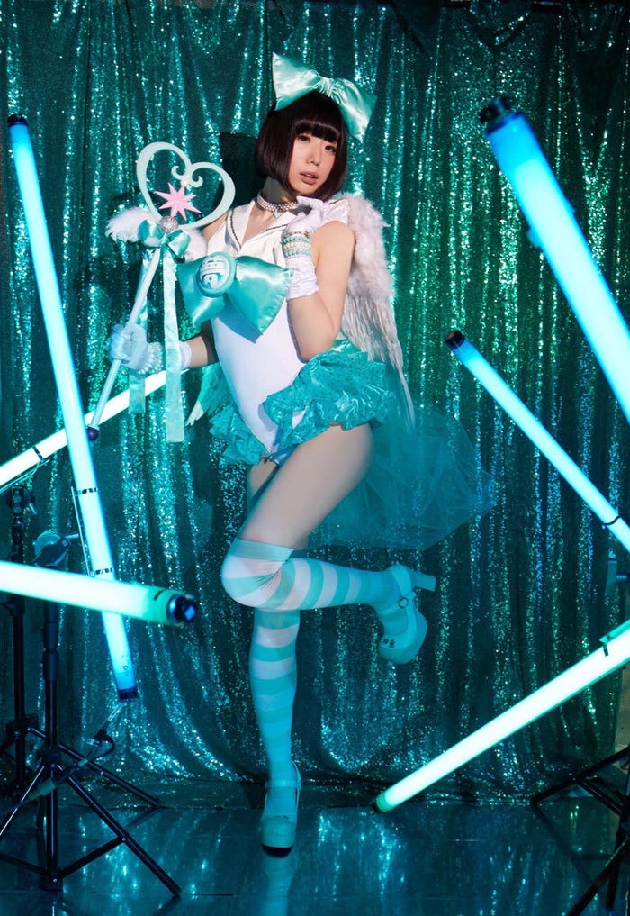 夢眠ねむ写真集「peppermint」(2017年6月26日発売、小学館)より/(C)小学館・週刊ビッグコミックスピリッツ